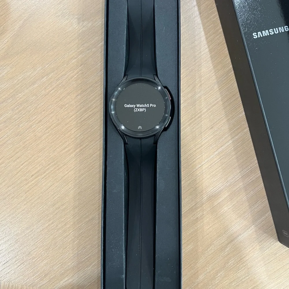 NEW Samsung Black Galaxy Watch 5 PRO Titanium Case